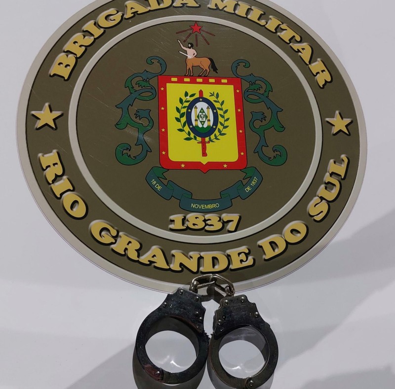 Brigada Militar prende líder de facção foragido da justiça por 18 homicídios e outros crimes em Imbé