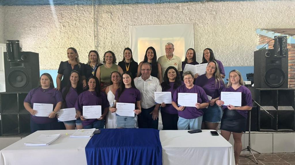 Prefeitura e Senac realizam certificação de cursos para mulheres e jovens da Ilha dos Marinheiros